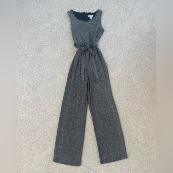 NWOT Nicole Miller Shimmer/Metallic Jumpsuit in Silver - Picture 5 of 6